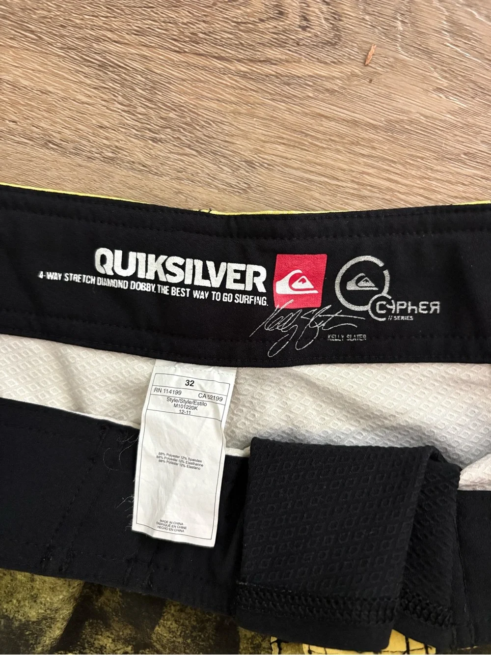 Quiksilver boardshorts bright